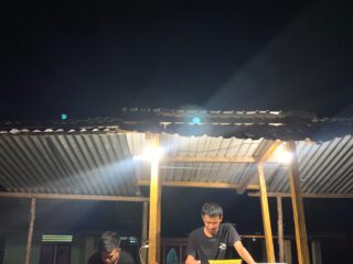 Mahasiswa Unkrit Berwirausaha, Nober Insila dan Kevin Insila Buka Bisnis Bakso Bakar Pamona