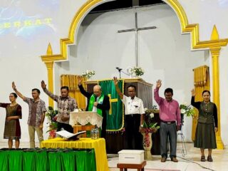 Perayaan HUT ke-56 Persekutuan Bapak GKST se-Klasis Lage Berakhir di Jemaat Zaitun Tampemadoro